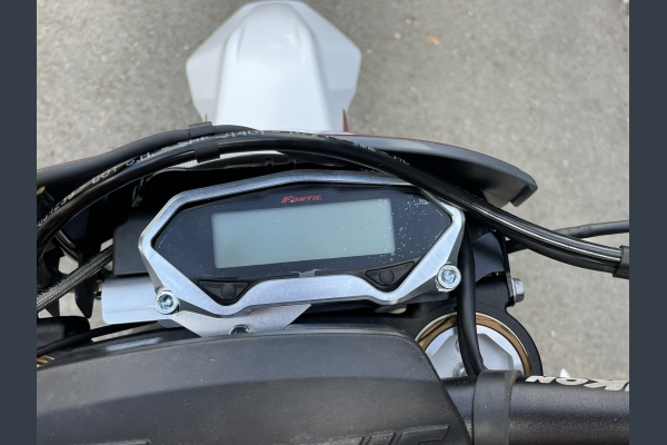 Speedo protector for Fantic XE 300